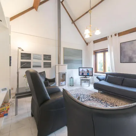 V54 - With Parking By Interhome Semesterbostad *